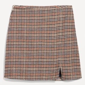 NWT. Brown plaid skirt.
